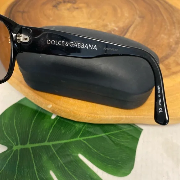 Dolce & Gabanna Oversized Sunglasses & Hard Case display picture 1